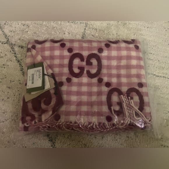 Gucci Pink Diamond Check Logo Scarf Roseate/Ivory - Picture 5 of 8